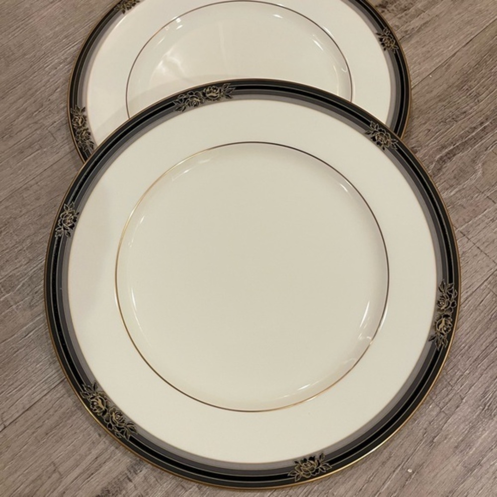 Noritake Spell Binder Cream and Black Dinner Plate Set w Gold Accents Set of 2